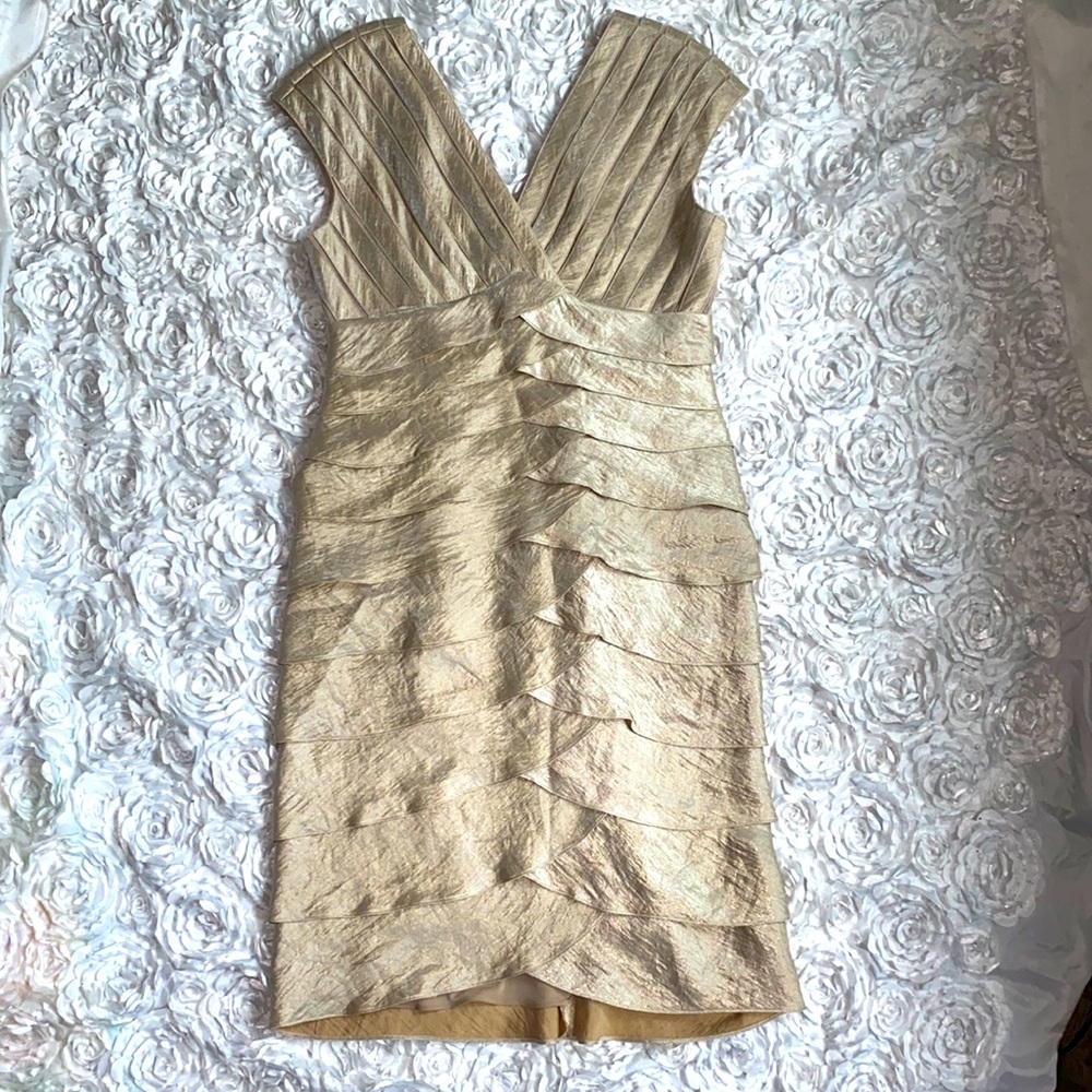 . Adrianna Papell tiered ruffle champagne cocktail dress size 8